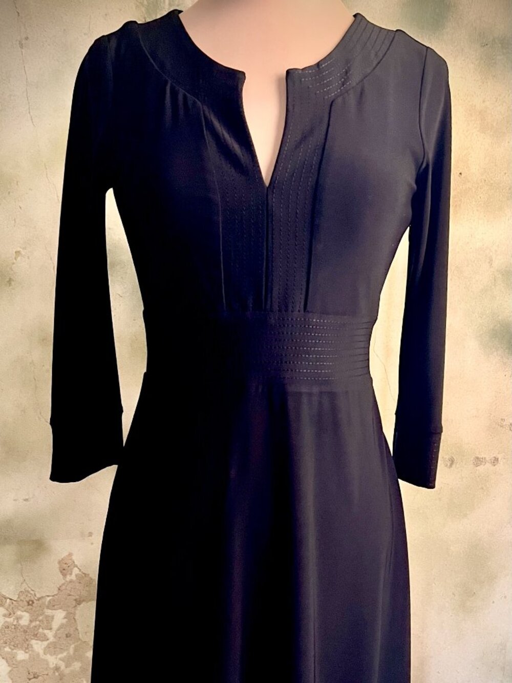 White House Black Market Size 0 Black Fit & Flare Dress Stitch Detail